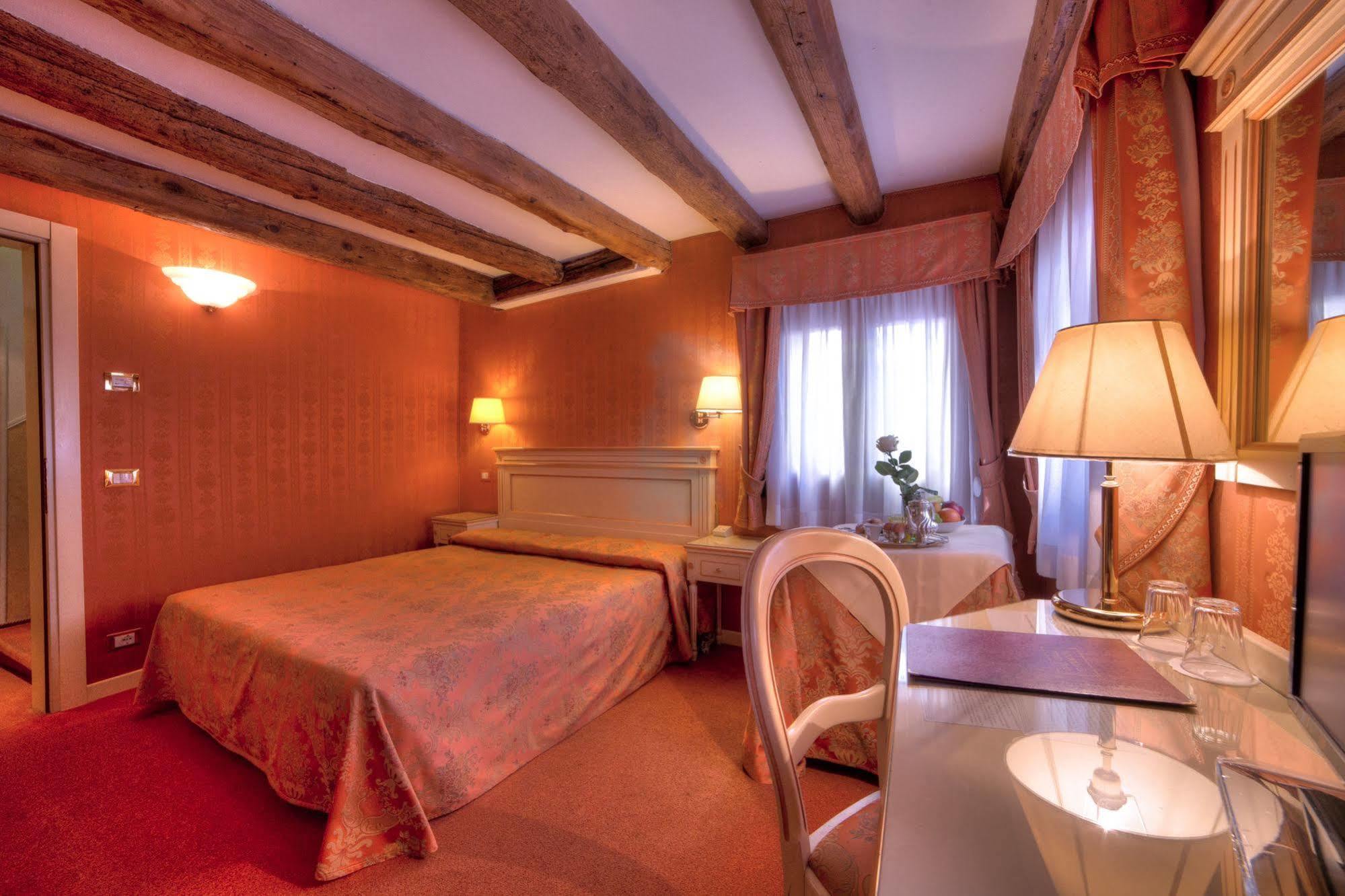 Lanterna Di Marco Polo Bed & Breakfast Venice Exterior photo
