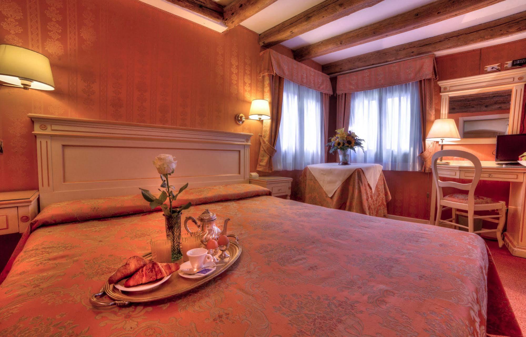Lanterna Di Marco Polo Bed & Breakfast Venice Exterior photo