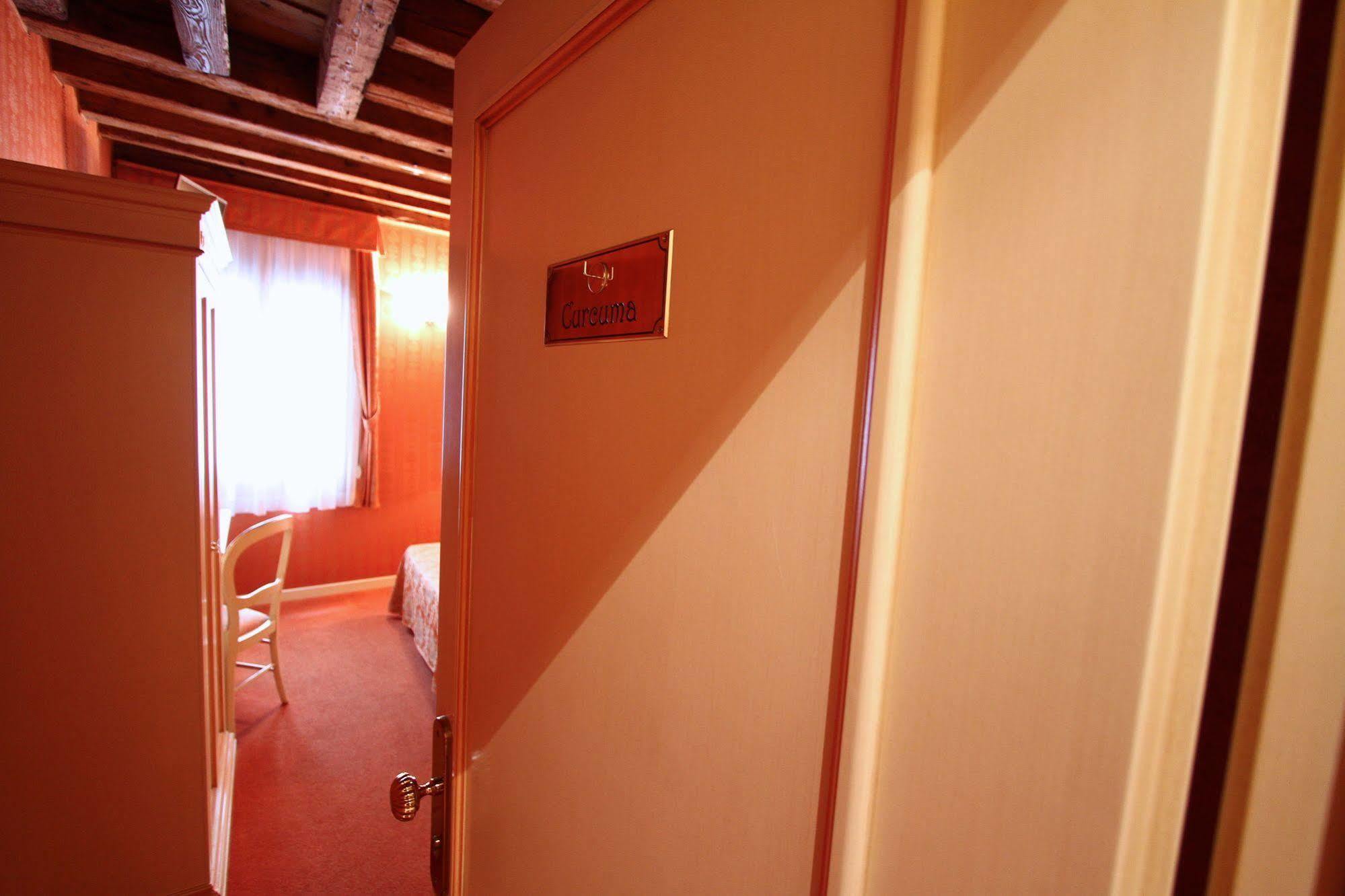 Lanterna Di Marco Polo Bed & Breakfast Venice Exterior photo