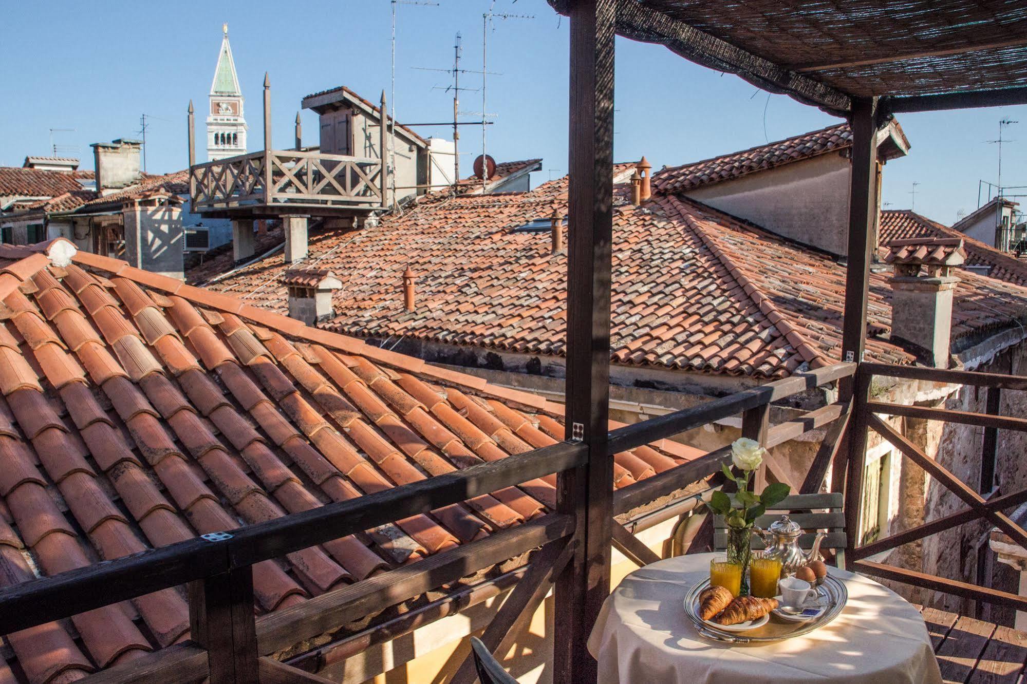 Lanterna Di Marco Polo Bed & Breakfast Venice Exterior photo